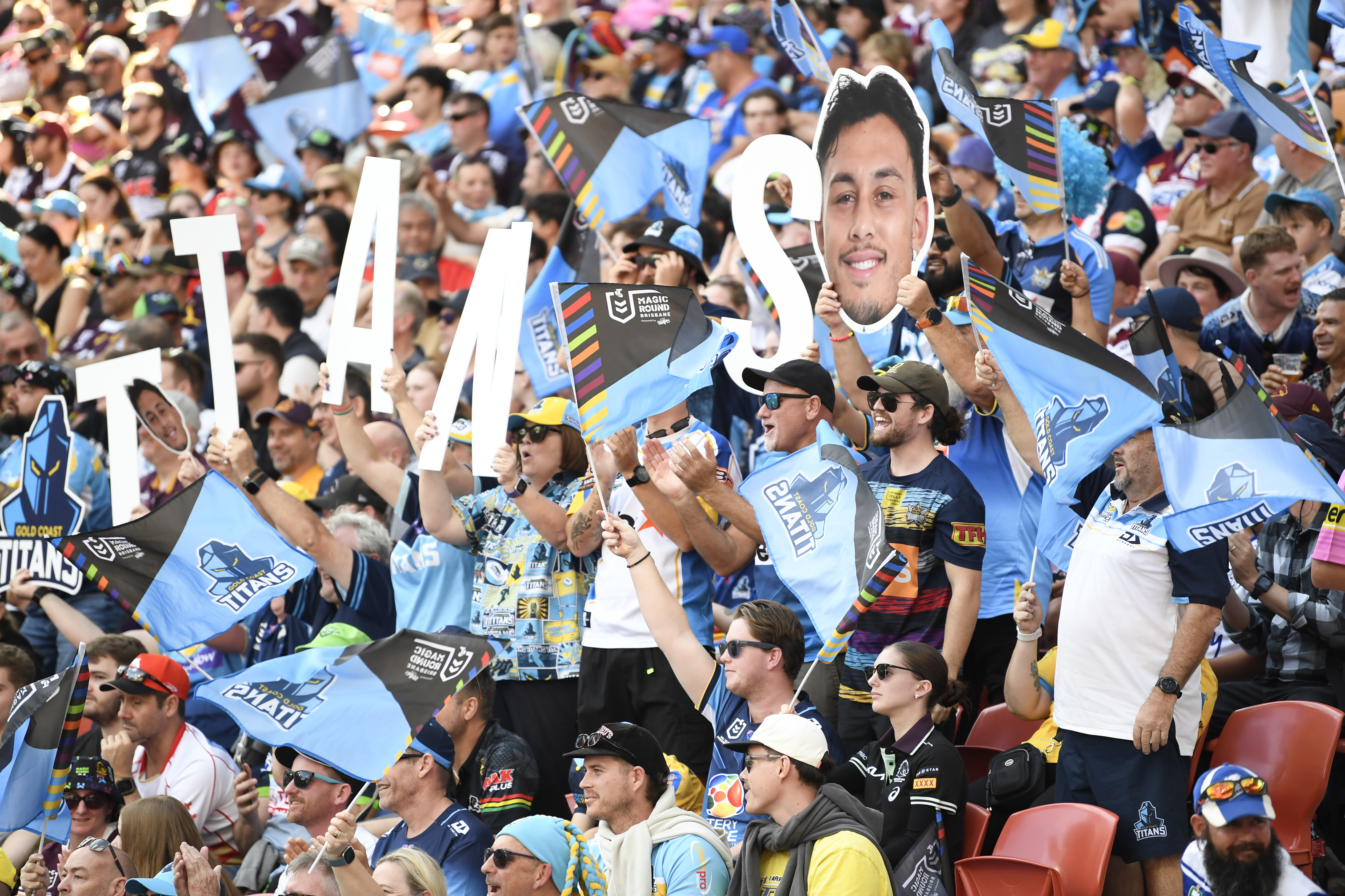 77996040 Titans Fans 250504 SD 23260 202555165916
